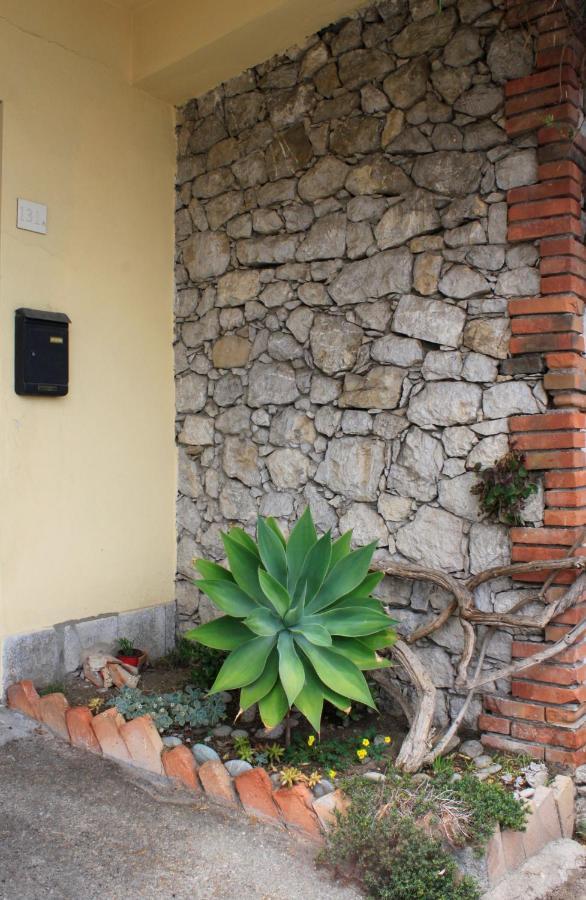 Bed & Breakfast Lighea Giardini Naxos Eksteriør billede