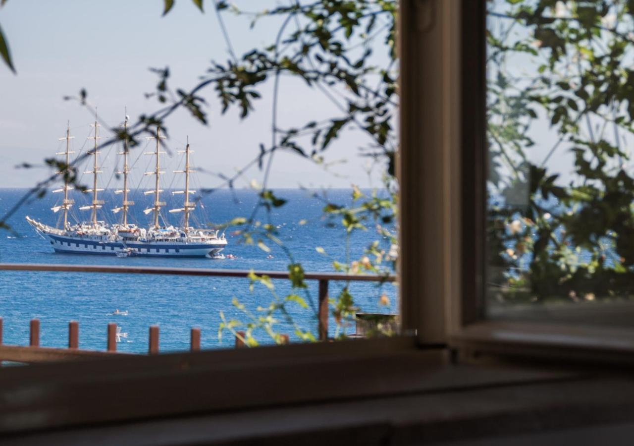 Bed & Breakfast Lighea Giardini Naxos Eksteriør billede